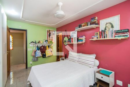 Casa de condomínio à venda com 320m², 5 quartos e 4 vagas Casa de condomínio à venda com 320m², 5 quartos e 4 vagasSuíte 2