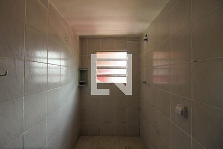 Banheiro de casa para alugar com 1 quarto, 65m² em Jardim Santa Adélia, São Paulo