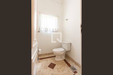 Casa à venda com 690m², 5 quartos e 9 vagas Casa à venda com 690m², 5 quartos e 9 vagasLavabo