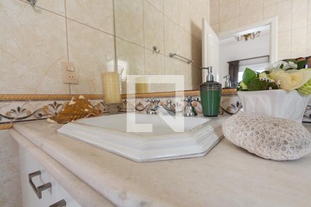 Casa à venda com 690m², 5 quartos e 9 vagas Casa à venda com 690m², 5 quartos e 9 vagasBanheiro