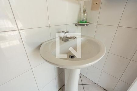 Casa à venda com 690m², 5 quartos e 9 vagas Casa à venda com 690m², 5 quartos e 9 vagasBanheiro externo