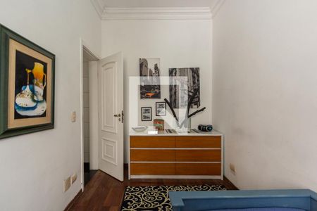 Casa à venda com 690m², 5 quartos e 9 vagas Casa à venda com 690m², 5 quartos e 9 vagasQuarto de Serviço