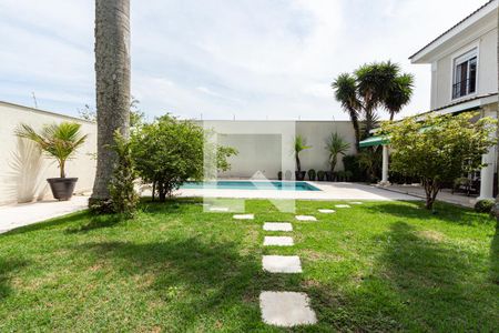 Casa à venda com 690m², 5 quartos e 9 vagas Casa à venda com 690m², 5 quartos e 9 vagasPiscina