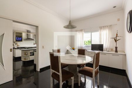 Casa à venda com 690m², 5 quartos e 9 vagas Casa à venda com 690m², 5 quartos e 9 vagasCopa