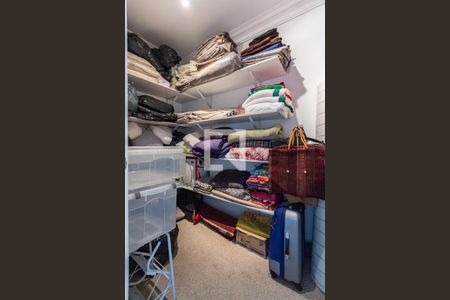 Casa à venda com 690m², 5 quartos e 9 vagas Casa à venda com 690m², 5 quartos e 9 vagasQuarto 4