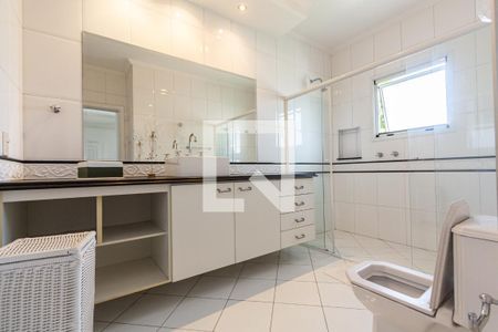 Casa à venda com 690m², 5 quartos e 9 vagas Casa à venda com 690m², 5 quartos e 9 vagasBanheiro