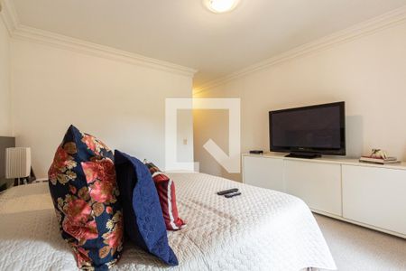 Casa à venda com 690m², 5 quartos e 9 vagas Casa à venda com 690m², 5 quartos e 9 vagasQuarto 5