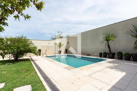 Casa à venda com 690m², 5 quartos e 9 vagas Casa à venda com 690m², 5 quartos e 9 vagasPiscina