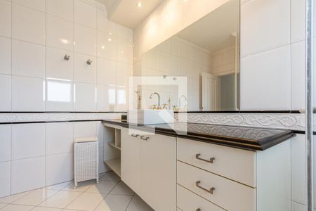 Casa à venda com 690m², 5 quartos e 9 vagas Casa à venda com 690m², 5 quartos e 9 vagasBanheiro