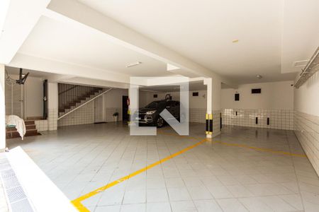 Casa à venda com 690m², 5 quartos e 9 vagas Casa à venda com 690m², 5 quartos e 9 vagasGaragem