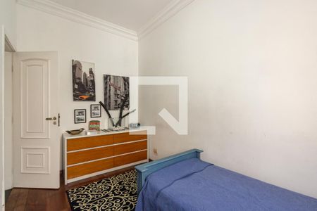 Casa à venda com 690m², 5 quartos e 9 vagas Casa à venda com 690m², 5 quartos e 9 vagasQuarto de Serviço