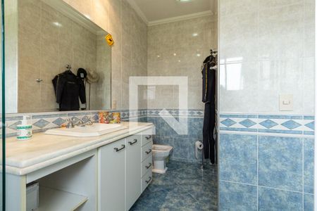 Casa à venda com 690m², 5 quartos e 9 vagas Casa à venda com 690m², 5 quartos e 9 vagasBanheiro