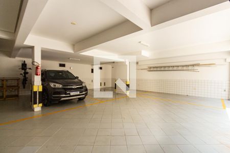 Casa à venda com 690m², 5 quartos e 9 vagas Casa à venda com 690m², 5 quartos e 9 vagasGaragem