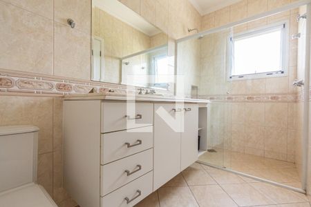 Casa à venda com 690m², 5 quartos e 9 vagas Casa à venda com 690m², 5 quartos e 9 vagasBanheiro