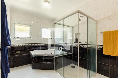 Casa à venda com 690m², 5 quartos e 9 vagas Casa à venda com 690m², 5 quartos e 9 vagasBanheiro