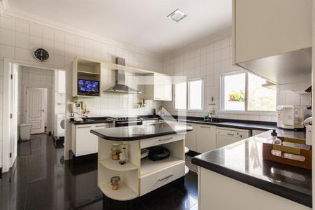 Casa à venda com 690m², 5 quartos e 9 vagas Casa à venda com 690m², 5 quartos e 9 vagasCozinha