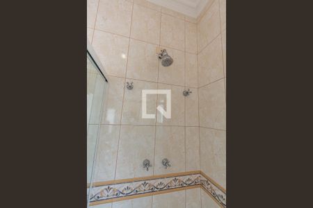 Casa à venda com 690m², 5 quartos e 9 vagas Casa à venda com 690m², 5 quartos e 9 vagasBanheiro