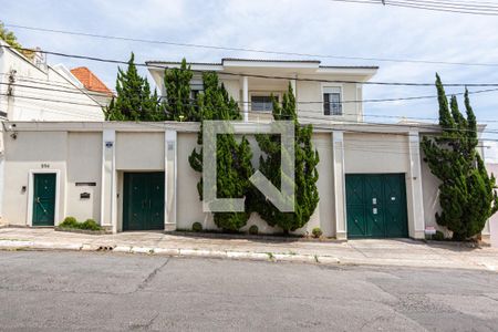 Casa à venda com 690m², 5 quartos e 9 vagas Casa à venda com 690m², 5 quartos e 9 vagasFachada