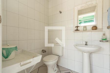 Casa à venda com 690m², 5 quartos e 9 vagas Casa à venda com 690m², 5 quartos e 9 vagasBanheiro externo