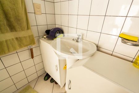 Casa à venda com 690m², 5 quartos e 9 vagas Casa à venda com 690m², 5 quartos e 9 vagasBanheiro externo