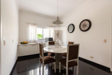 Casa à venda com 690m², 5 quartos e 9 vagas Casa à venda com 690m², 5 quartos e 9 vagasCopa