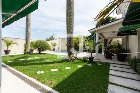 Casa à venda com 690m², 5 quartos e 9 vagas Casa à venda com 690m², 5 quartos e 9 vagasQuintal