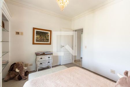 Casa à venda com 690m², 5 quartos e 9 vagas Casa à venda com 690m², 5 quartos e 9 vagasQuarto 4