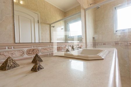 Casa à venda com 690m², 5 quartos e 9 vagas Casa à venda com 690m², 5 quartos e 9 vagasBanheiro