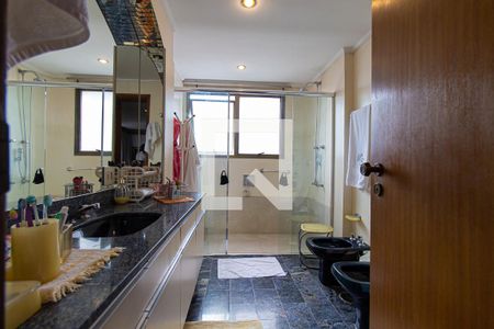 Apartamento à venda com 306m², 4 quartos e 6 vagasBanheiro da Suíte