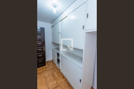 Quarto de Serviço de casa para alugar com 3 quartos, 300m² em Conjunto Residencial Santa Terezinha, São Paulo