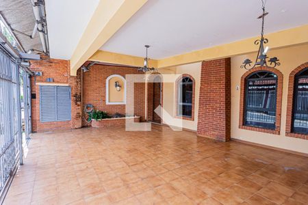 Garagem de casa para alugar com 3 quartos, 300m² em Conjunto Residencial Santa Terezinha, São Paulo