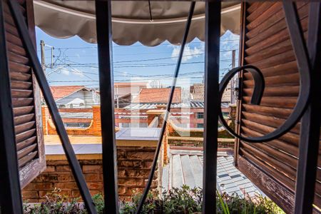 Vista Quarto 1 de casa para alugar com 3 quartos, 300m² em Conjunto Residencial Santa Terezinha, São Paulo