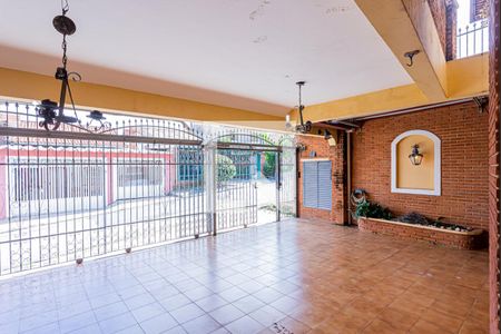 Garagem de casa para alugar com 3 quartos, 300m² em Conjunto Residencial Santa Terezinha, São Paulo