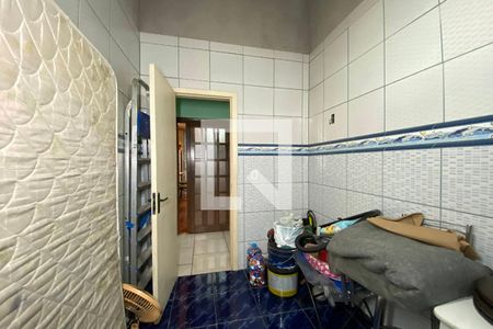 Casa à venda com 132m², 2 quartos e 1 vagaBanheiro