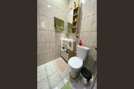 Casa à venda com 132m², 2 quartos e 1 vagaBanheiro