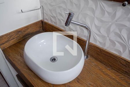 Banheiro social de apartamento à venda com 3 quartos, 78m² em Palmares, Belo Horizonte