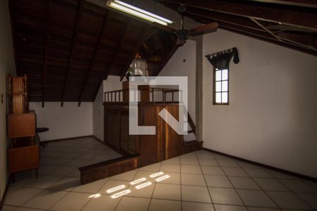 Casa à venda com 255m², 3 quartos e 2 vagas Casa à venda com 255m², 3 quartos e 2 vagasQuarto 3