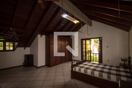 Casa à venda com 255m², 3 quartos e 2 vagas Casa à venda com 255m², 3 quartos e 2 vagasQuarto 4