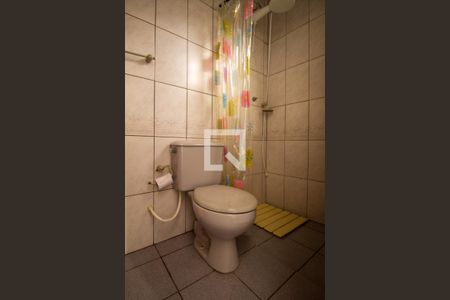 Casa à venda com 255m², 3 quartos e 2 vagas Casa à venda com 255m², 3 quartos e 2 vagasBanheiro de Serviço