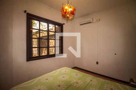 Quarto 1 de casa à venda com 3 quartos, 255m² em Medianeira, Porto Alegre