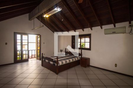 Casa à venda com 255m², 3 quartos e 2 vagas Casa à venda com 255m², 3 quartos e 2 vagasQuarto 4