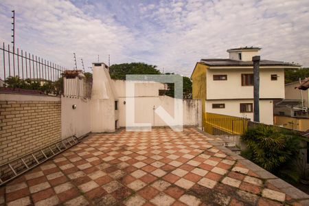 Casa à venda com 255m², 3 quartos e 2 vagas Casa à venda com 255m², 3 quartos e 2 vagasTerraço