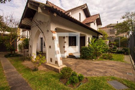 Casa à venda com 255m², 3 quartos e 2 vagas Casa à venda com 255m², 3 quartos e 2 vagasÁrea Externa