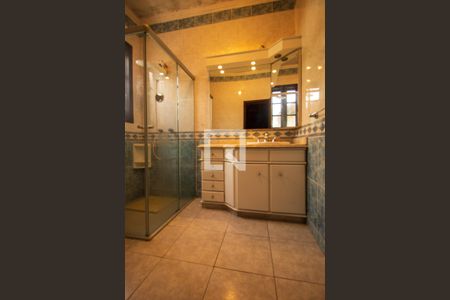 Casa à venda com 255m², 3 quartos e 2 vagas Casa à venda com 255m², 3 quartos e 2 vagasBanheiro