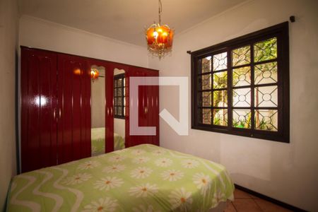 Quarto 1 de casa à venda com 3 quartos, 255m² em Medianeira, Porto Alegre