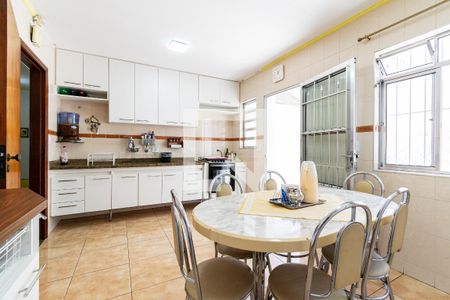 Casa à venda com 171m², 3 quartos e 3 vagasCozinha