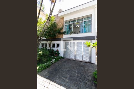 Casa à venda com 171m², 3 quartos e 3 vagasFachada