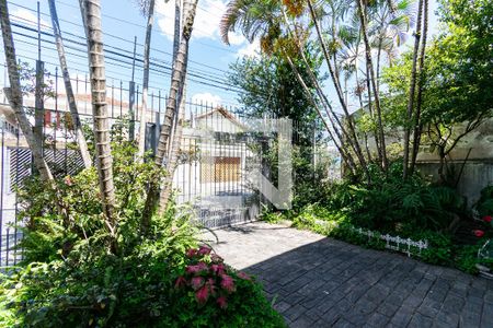 Casa à venda com 171m², 3 quartos e 3 vagasQuintal/ Jardim