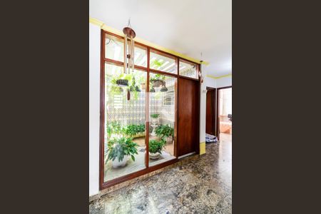 Corredor de casa à venda com 3 quartos, 171m² em Parque Jabaquara, São Paulo