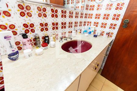 Casa à venda com 171m², 3 quartos e 3 vagasBanheiro da Suíte